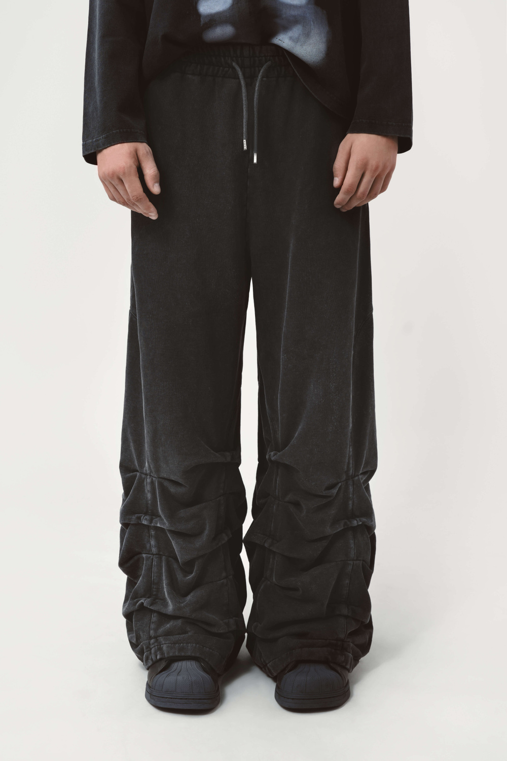 パンツ AVAVAV SMOCKED TRACK PANT WASHED BLACK Avavav FW25 smocked track pants black | AVAVAV